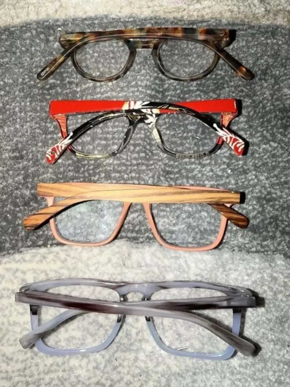 Lot of 4 Pairs of Designer Reading Glasses, Peepers and Izipizi Frames